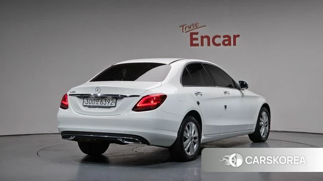Mercedes-Benz C-Class W205 2020 Белый из Кореи