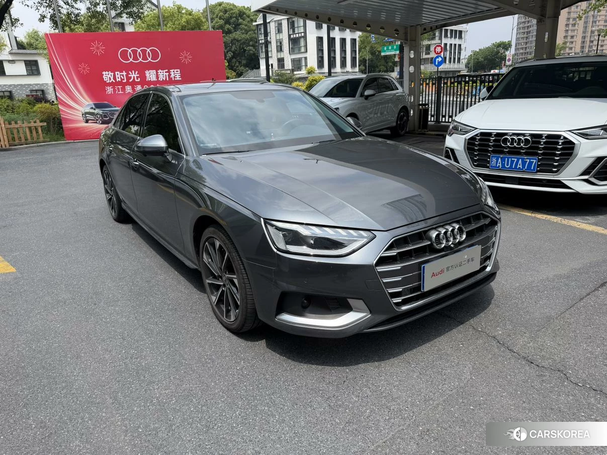 Audi A4L 2021 Темно-серый из Китая