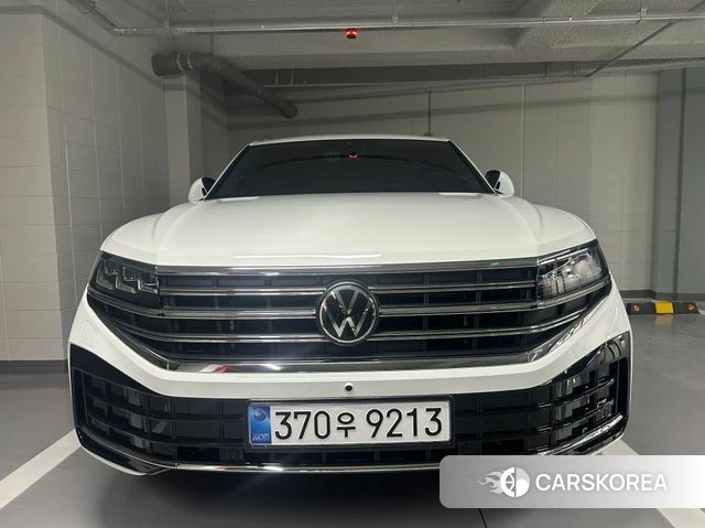 Volkswagen Touareg 3rd generation 2026 Белый из Кореи