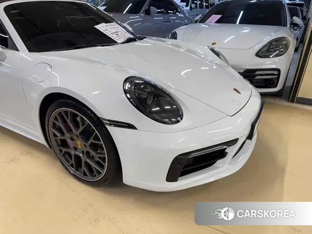 Porsche 911(992) 2020 Белый из Кореи