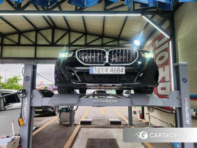 BMW 5 Series (G60) 2025 Черный из Кореи