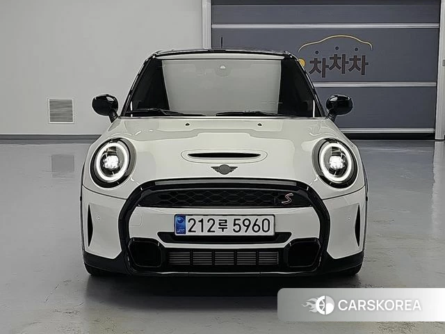 Mini Cooper S 2023 Белый из Кореи