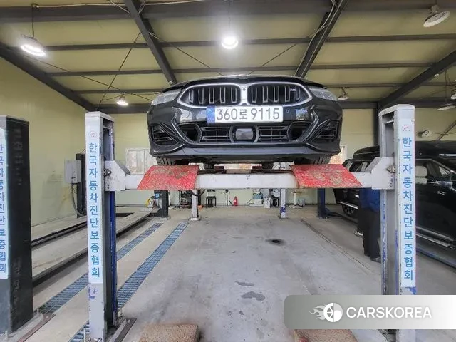 BMW 8 Series (G15) 2023 Черный из Кореи