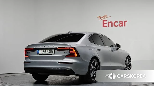 Volvo S60 3rd generation 2023 Серебряный из Кореи