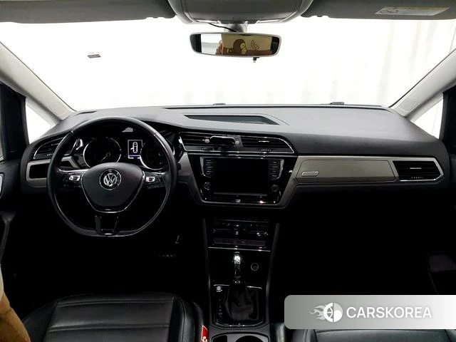 Volkswagen Touran L 2021 Белый из Китая
