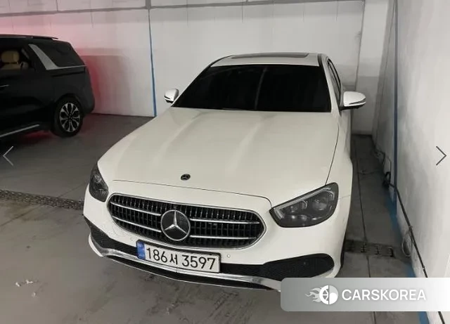 Mercedes-Benz E-Class W213 2021 Белый из Кореи