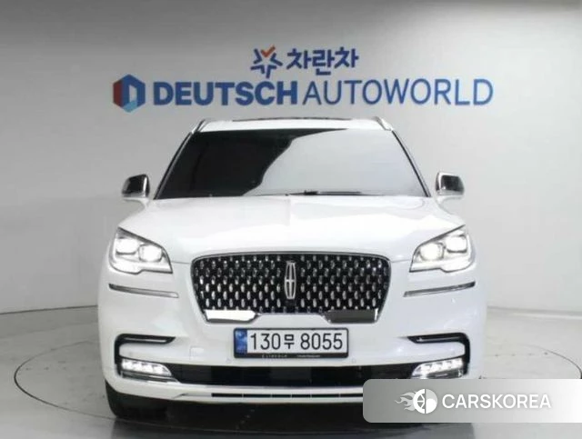 Lincoln Aviator 2nd generation 2022 Белый из Кореи