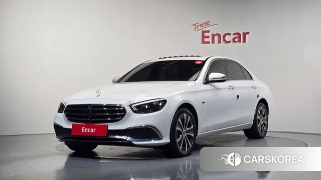 Mercedes-Benz E-Class W213 2021 Белый из Кореи