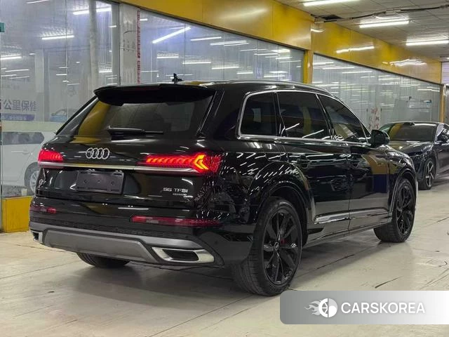 Audi Q7 2023 Черный из Китая