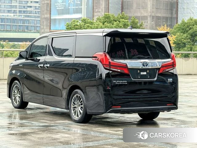 Toyota Elfa 2022 Черный из Китая