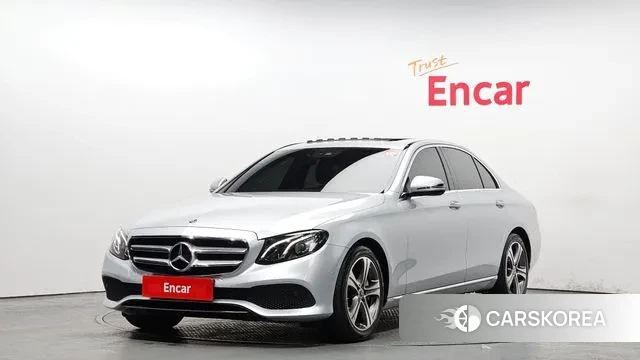 Mercedes-Benz E-Class W213 2019 Серебристо-серый из Кореи