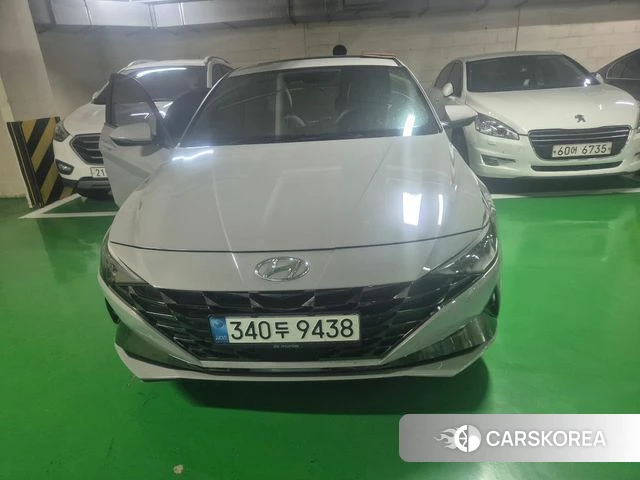 Hyundai Avante (CN7) 2022 Серебристо-серый из Кореи