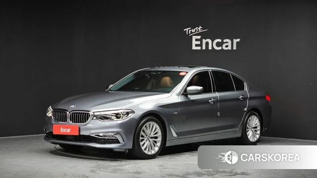 BMW 5 Series (G30) 2018 Серебристо-серый из Кореи