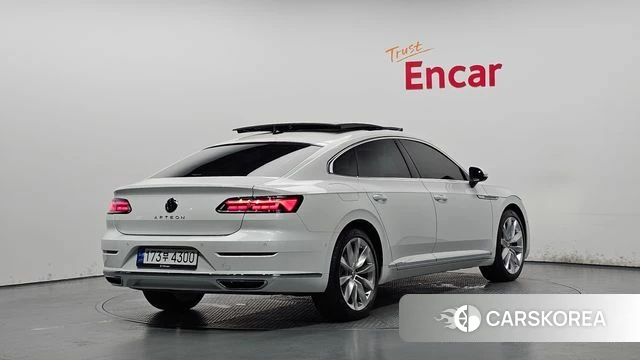 Volkswagen Arteon 2023 Белый из Кореи