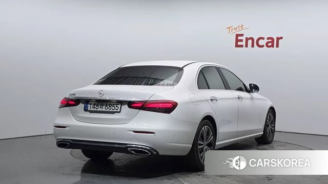 Mercedes-Benz E-Class W213 2021 Белый из Кореи
