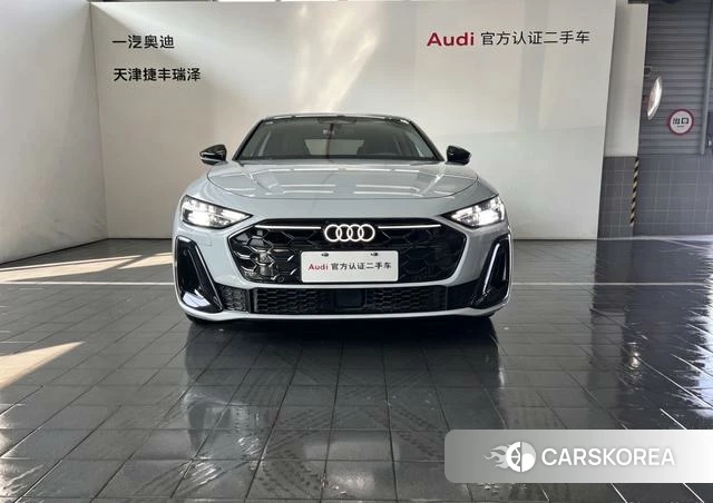Audi A5L 2025 Серебристо-серый из Китая