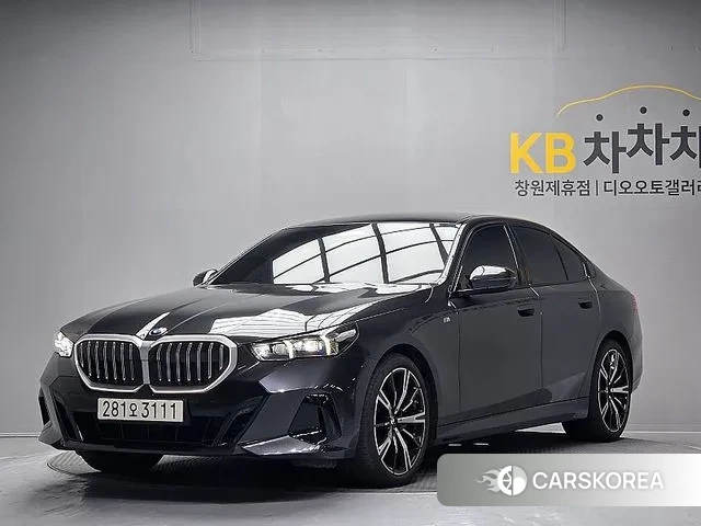 BMW 5 Series (G60) 2023 Серый из Кореи