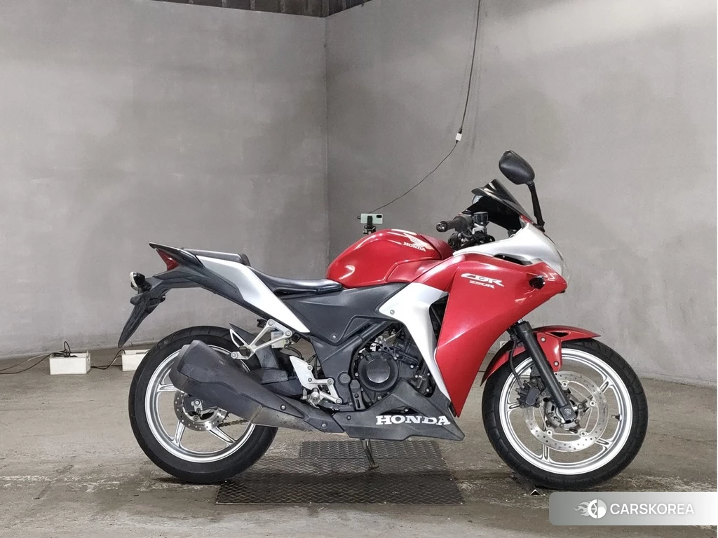 Проданный Honda CBR250R 2011 из Японии