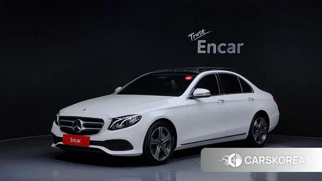 Mercedes-Benz E-Class W213 2018 Белый из Кореи