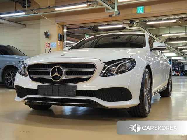 Mercedes-Benz E-Class W213 2019 Белый из Кореи