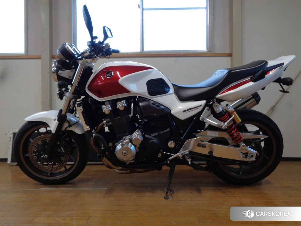 Проданный Honda CB1300SF ABS 2015 из Японии, фото 2