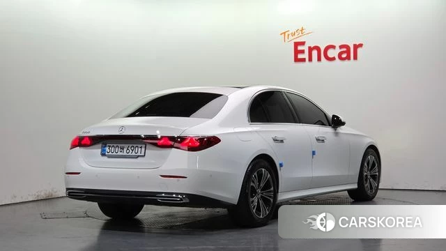 Mercedes-Benz E-Class W214 2025 Белый из Кореи