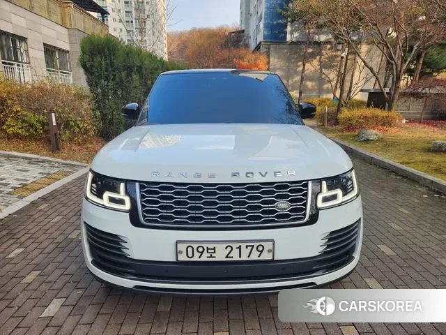 Land Rover Range Rover 4th Generation 2019 Белый двухцветный из Кореи