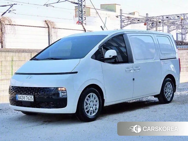 Hyundai Staria 2023 Белый из Кореи