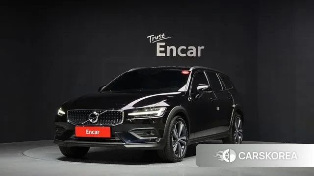 Volvo V60 Cross-Country 2nd Generation 2021 Черный из Кореи