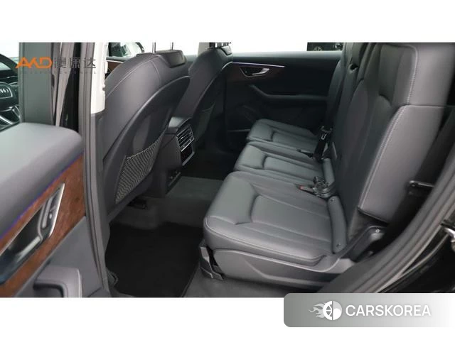Audi Q7 2025 Черный из Китая
