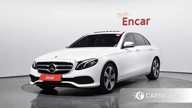 Mercedes-Benz E-Class W213 2019 Белый из Кореи