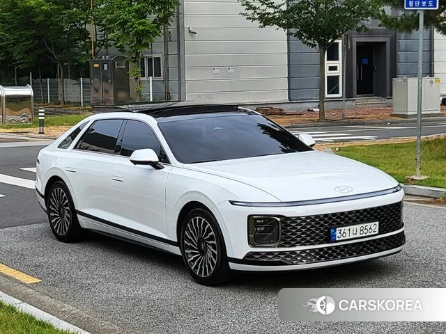 Hyundai Grandeur Hybrid (GN7) 2023 Белый из Кореи