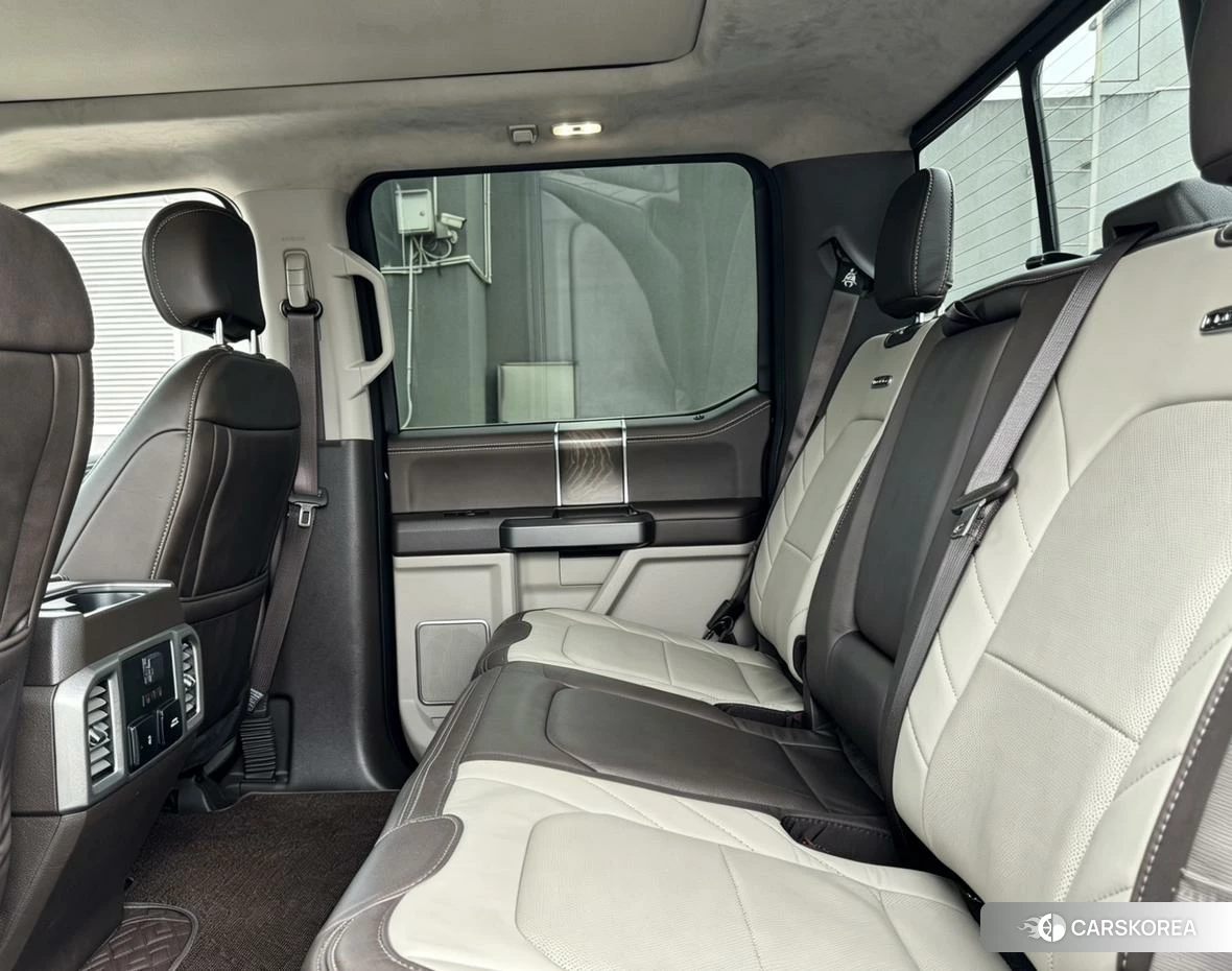 Ford F-150 2019 Черный из Китая