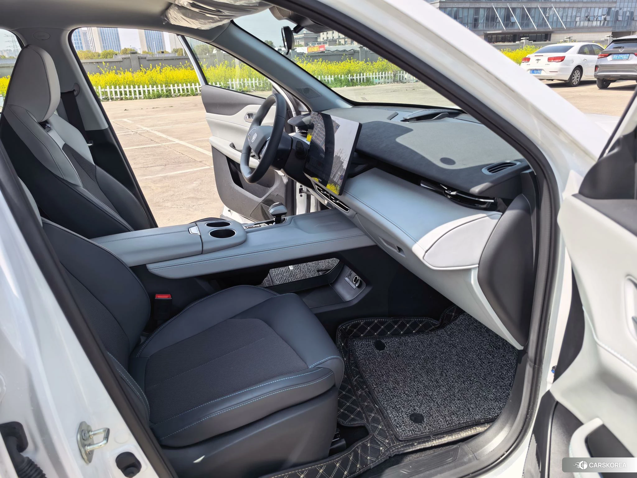 Chang'an UNI-Z 2024 Белый из Китая