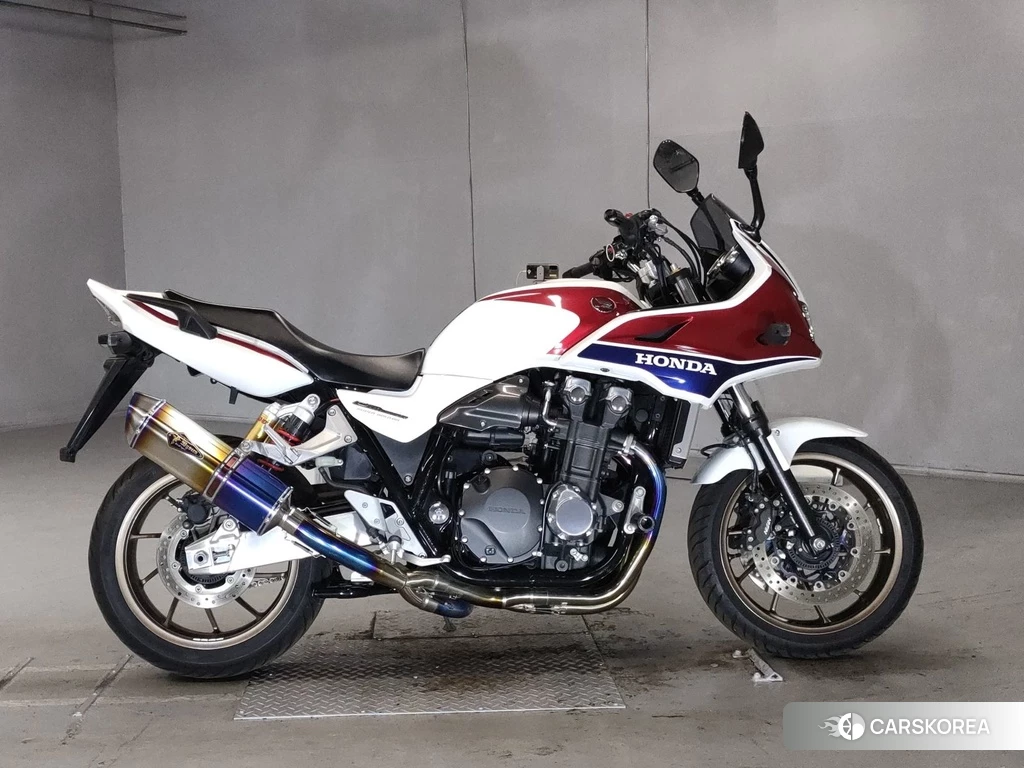 Проданный Honda CB1300SF BOLDOR 2016 из Японии, фото 2