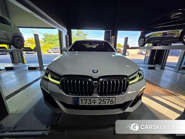 BMW 5 Series (G30) 2021 Белый из Кореи