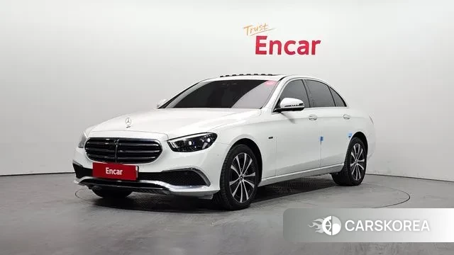 Mercedes-Benz E-Class W213 2021 Белый из Кореи