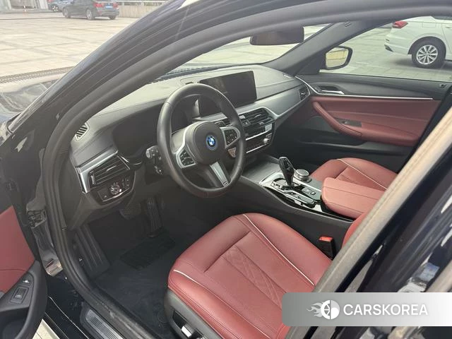 BMW 5 series PHEV 2021 Черный из Китая
