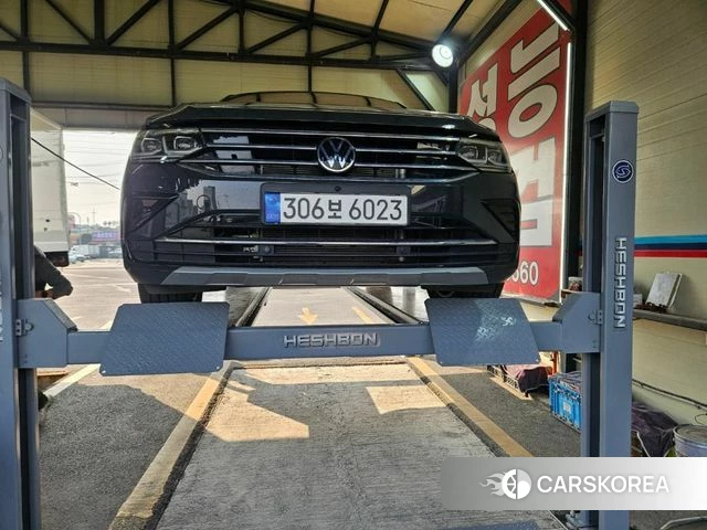 Volkswagen Tiguan second Generation 2022 Серый из Кореи