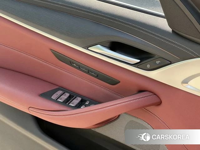 BMW 5 series 2023 Черный из Китая
