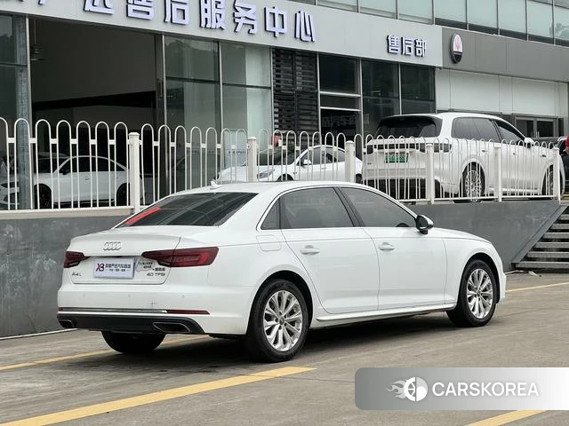 Audi A4L 2019 Белый из Китая