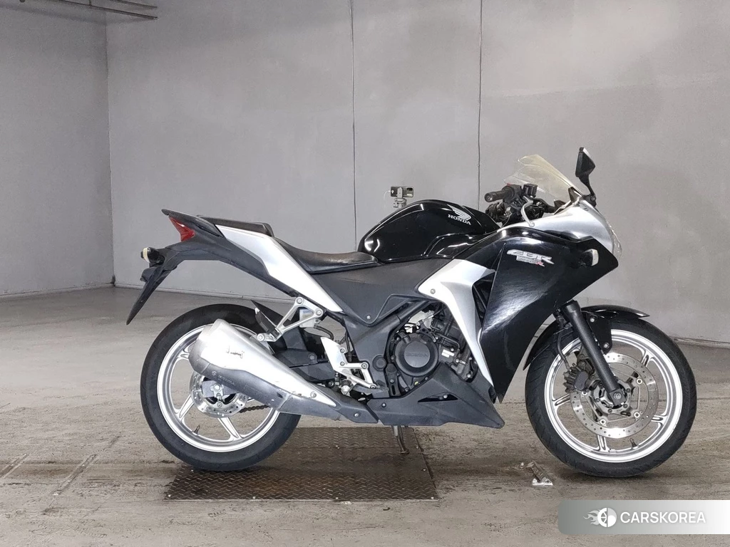 Проданный Honda CBR250R 2011 из Японии, фото 2