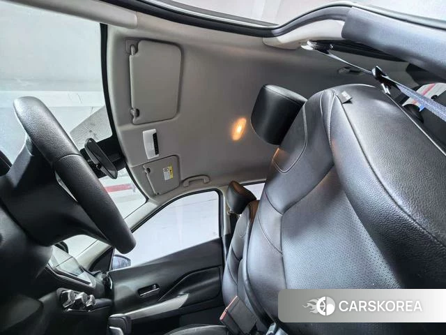 Nissan Jinke 2021 Серебристо-серый из Китая