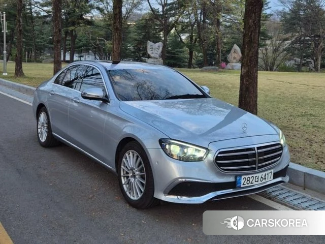 Mercedes-Benz E-Class W213 2022 Серебряный из Кореи