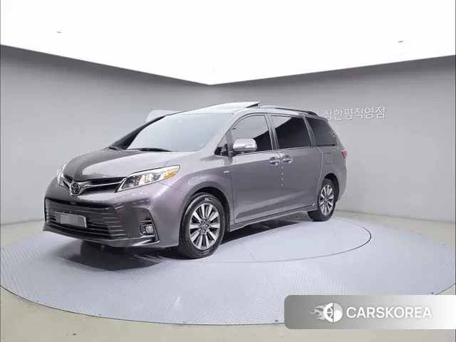 Toyota Sienna 2018 Серый из Кореи