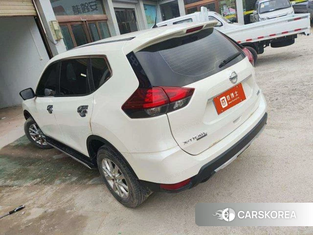 Nissan Qijun 2023 Белый из Китая