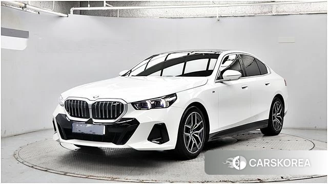 BMW 5 Series (G60) 2024 Белый из Кореи
