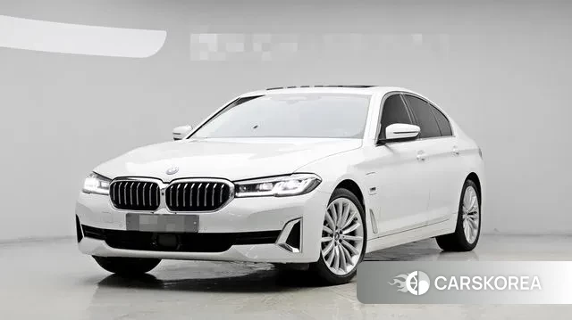 BMW 5 Series (G30) 2023 Белый из Кореи