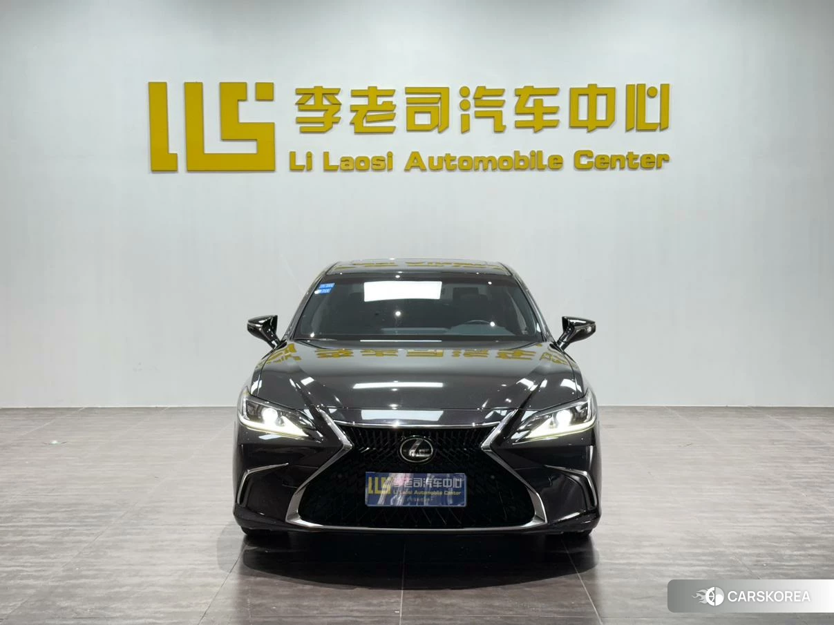 Lexus ES 2019 Черный из Китая