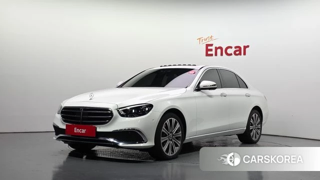Mercedes-Benz E-Class W213 2022 Белый из Кореи